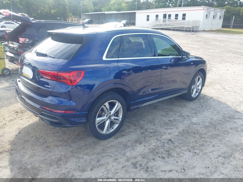 2022 Audi Q3 VIN WA1DECF3XN1055573 IAAI salvage auction — LEFT SIDE, Salvage (Pennsylvania), sold $10,250 on 2026-07-24 (photo 4)