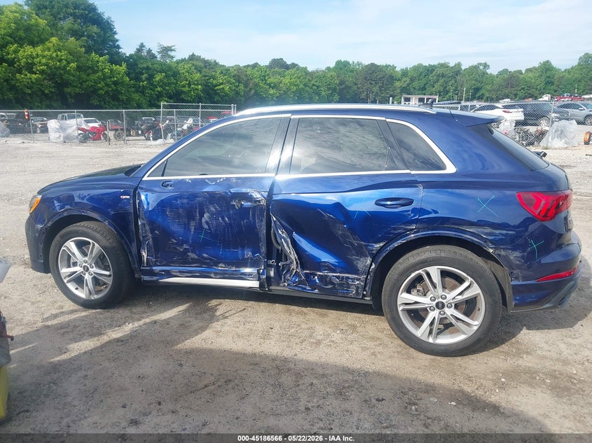 2022 Audi Q3 VIN WA1DECF3XN1055573 IAAI salvage auction — LEFT SIDE, Salvage (Pennsylvania), sold $10,250 on 2026-07-24 (photo 6)