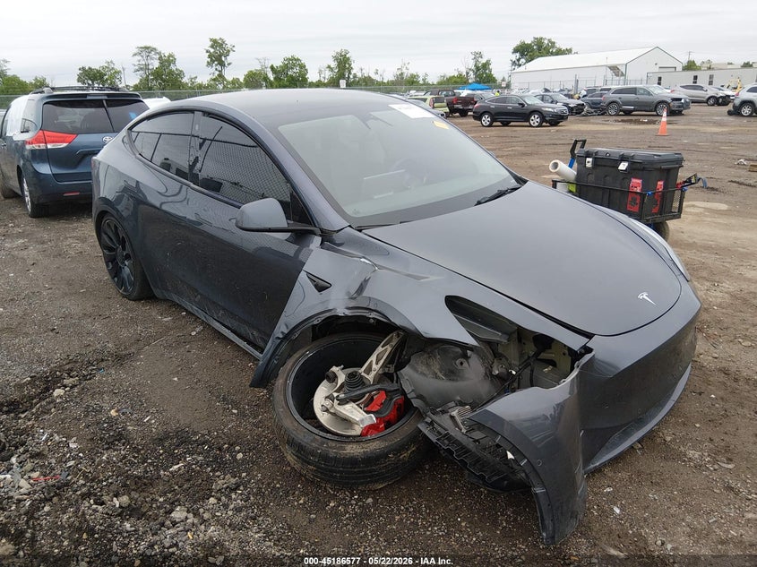 2022 Tesla Model y VIN 7SAYGDEF0NF513277 IAAI salvage auction — RIGHT FRONT, Salvage (Ohio), sold $9,100 on 2026-07-30 (photo 1)