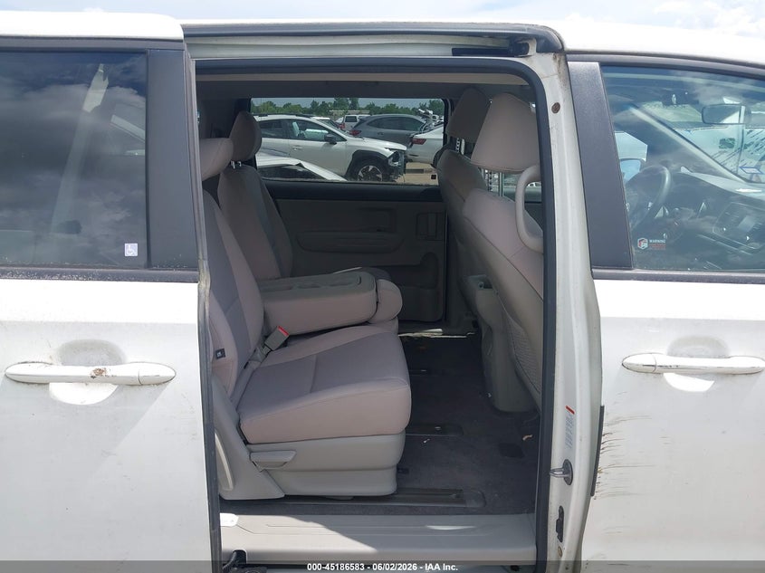 2017 Kia SEDONA VIN KNDMB5C10H6230854 IAAI salvage auction — FRONT END, Original (Texas), sold $3,050 on 2026-07-08 (photo 8)