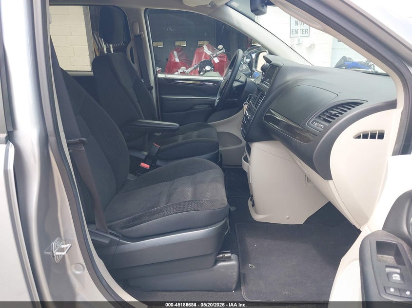 2019 Dodge Grand caravan VIN 2C4RDGBG1KR509165 IAAI salvage auction — NORMAL WEAR, Sf97 (New Hampshire), sold $6,100 on 2026-07-23 (photo 5)