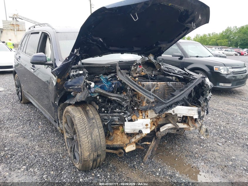 2026 BMW X7 VIN 5UX23EM00T9041279 IAAI salvage auction — FRONT & REAR, Salvage (North Carolina), sold $15,000 on 2026-07-17 (photo 6)