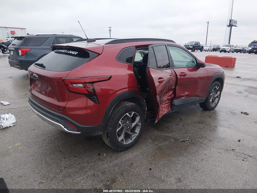 2025 Chevrolet Trax VIN KL77LHEP8SC059225 IAAI salvage auction — LEFT & RIGHT, Salvage (Missouri), sold $4,300 on 2026-07-30 (photo 4)