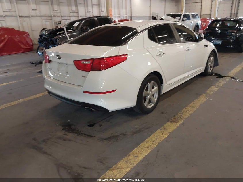 2015 Kia Optima VIN 5XXGM4A77FG437183 IAAI salvage auction — UNDERCARRIAGE, Salvage (Oregon), sold $1,100 on 2026-07-09 (photo 4)