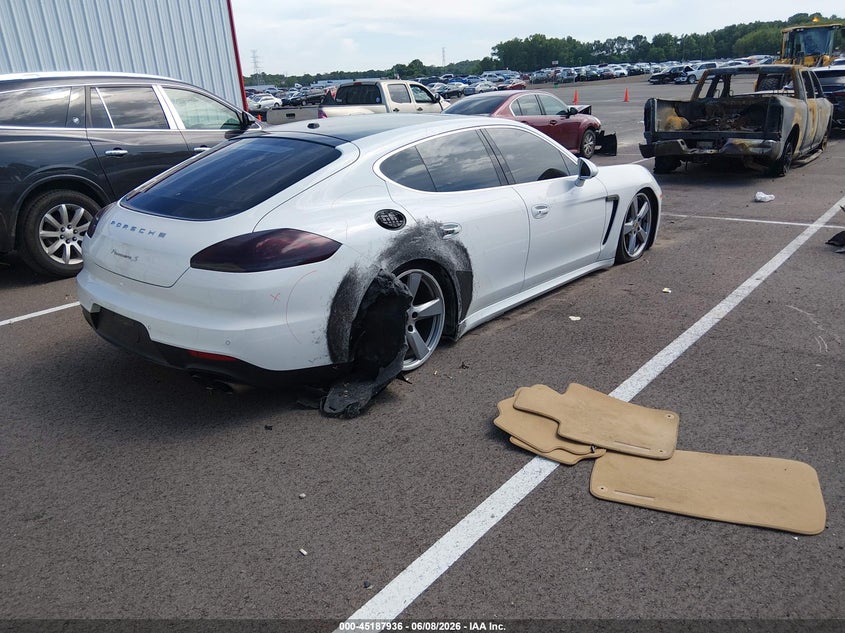 2016 Porsche Panamera VIN WP0AB2A78GL050787 IAAI salvage auction — LEFT REAR, Salvage Title, sold $9,400 on 2026-07-28 (photo 4)