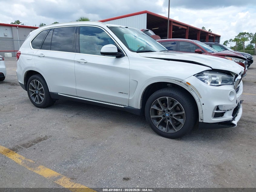 2018 BMW X5 VIN 5UXKR0C5XJ0X86136 IAAI salvage auction — FRONT END, Salvage Title, sold $2,650 on 2026-07-29 (photo 1)