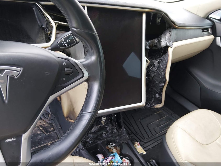 2013 Tesla Model s VIN 5YJSA1CNXDFP16396 IAAI salvage auction — INTERIOR BURN, Salvage (South Carolina), sold $550 on 2026-07-09 (photo 6)