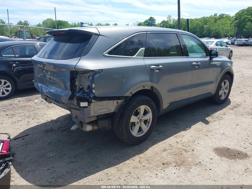 2025 Kia Sorento VIN 5XYRG4JC8SG332364 IAAI salvage auction — REAR END, Salvage (Rhode Island), sold $8,100 on 2026-07-28 (photo 4)