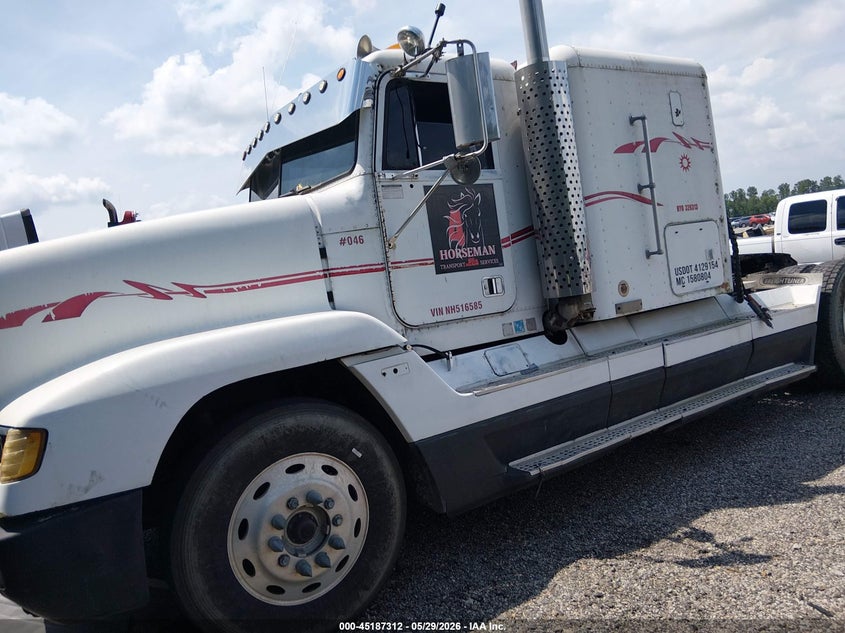 1992 Freightliner Conventional VIN 1FUYDSYBXNH516585 IAAI salvage auction — REPOSSESSION, Clear (South Carolina), sold $1,725 on 2026-07-08 (photo 2)
