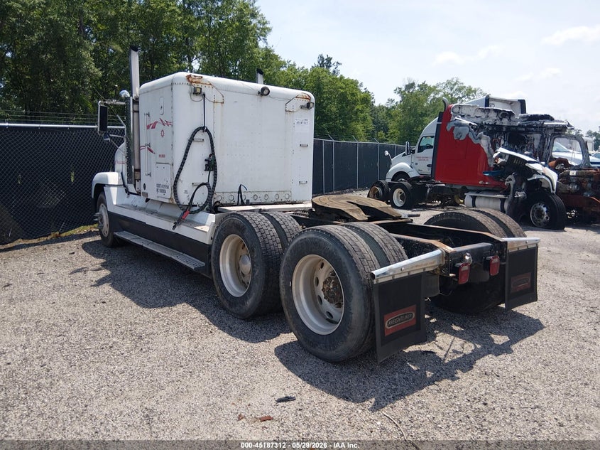 1992 Freightliner Conventional VIN 1FUYDSYBXNH516585 IAAI salvage auction — REPOSSESSION, Clear (South Carolina), sold $1,725 on 2026-07-08 (photo 3)