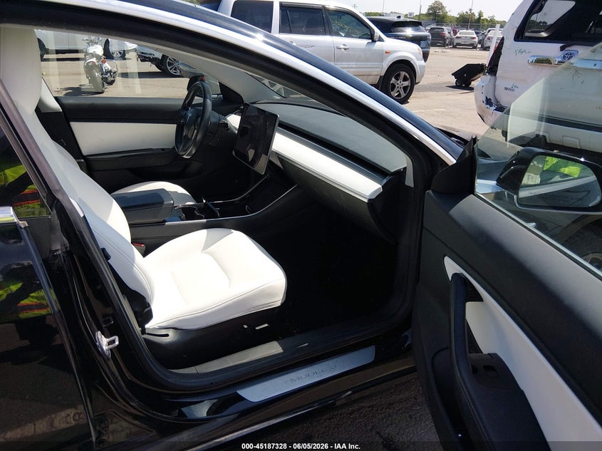 2019 Tesla Model 3 VIN 5YJ3E1EA4KF323543 IAAI salvage auction — REAR END, Salvage (New Jersey), sold $6,200 on 2026-08-29 (photo 5)
