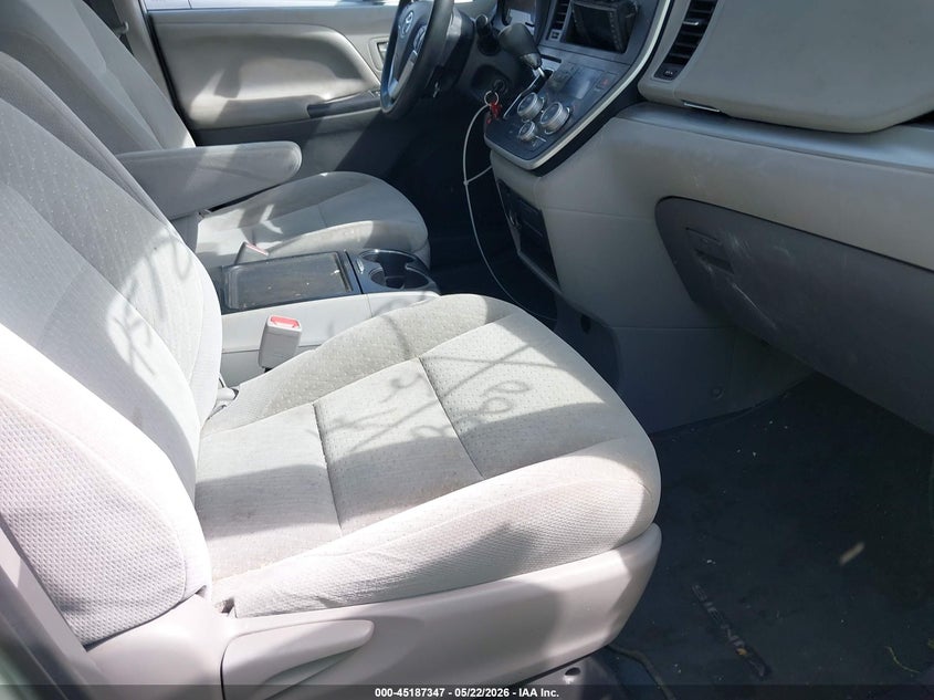 2020 Toyota Sienna VIN 5TDKZ3DC6LS049659 IAAI salvage auction — FRONT END, Mv-907A (New York), sold $4,450 on 2026-07-14 (photo 5)