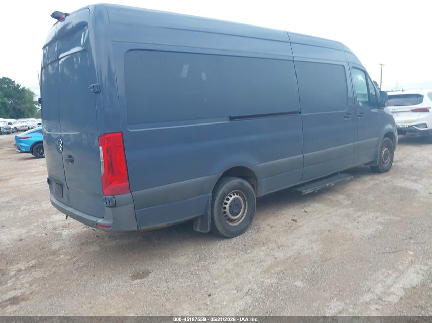 2019 Mercedes-benz Sprinter VIN WD4PF1CD3KT012264 IAAI salvage auction — SIDE, Salvage (Texas), sold $5,600 on 2026-07-09 (photo 4)