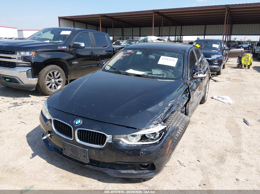 2018 BMW 3er VIN WBA8E5G58JNV03151 IAAI salvage auction — LEFT SIDE, Salvage (Texas), sold $2,050 on 2026-07-21 (photo 2)
