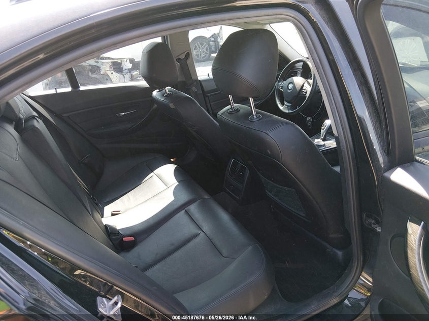 2018 BMW 3er VIN WBA8E5G58JNV03151 IAAI salvage auction — LEFT SIDE, Salvage (Texas), sold $2,050 on 2026-07-21 (photo 8)