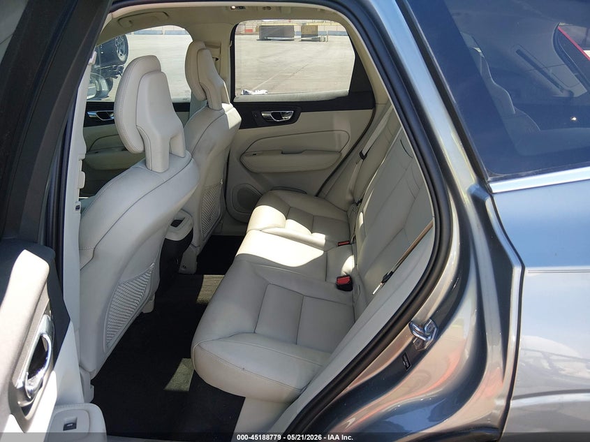 2018 Volvo Xc60 VIN LYVA22RK5JB118290 IAAI salvage auction — SIDE, Salvage (Nevada), sold $6,600 on 2026-08-02 (photo 8)