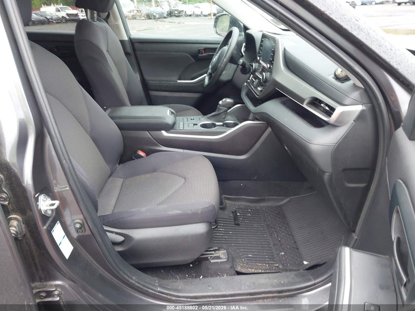 2022 Toyota Highlander VIN 5TDBZRBH6NS250367 IAAI salvage auction — FRONT & REAR, Salvage (New Jersey), sold $12,100 on 2026-07-29 (photo 5)