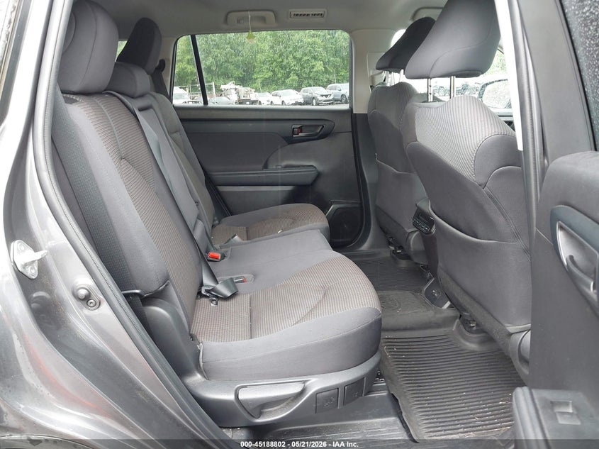 2022 Toyota Highlander VIN 5TDBZRBH6NS250367 IAAI salvage auction — FRONT & REAR, Salvage (New Jersey), sold $12,100 on 2026-07-29 (photo 8)