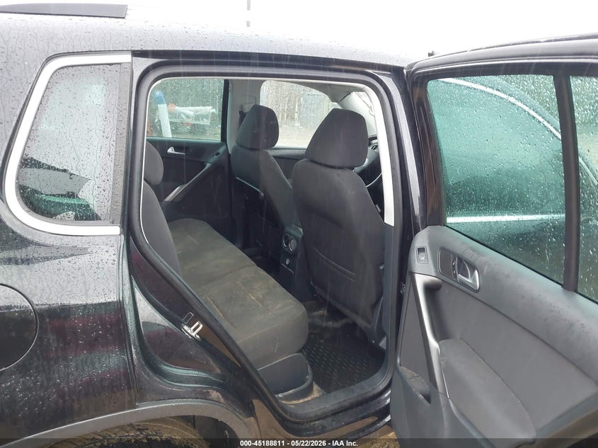 2009 Volkswagen Tiguan VIN WVGBV95N09W000931 IAAI salvage auction — NORMAL WEAR, Clear (Virginia), sold $350 on 2026-07-13 (photo 8)