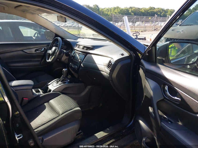 2017 Nissan Rogue VIN KNMAT2MVXHP606440 IAAI salvage auction — REAR END, Salvage Title, sold $1,200 on 2026-07-09 (photo 5)