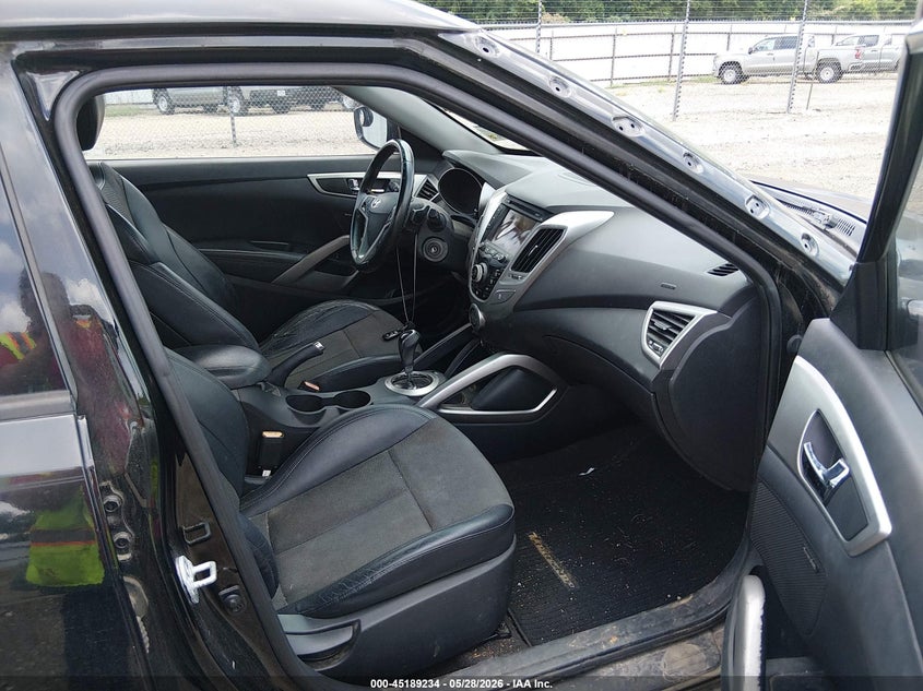 2013 Hyundai Veloster VIN KMHTC6AD7DU167877 IAAI salvage auction — NORMAL WEAR, Clear (Louisiana), sold $725 on 2026-07-13 (photo 5)