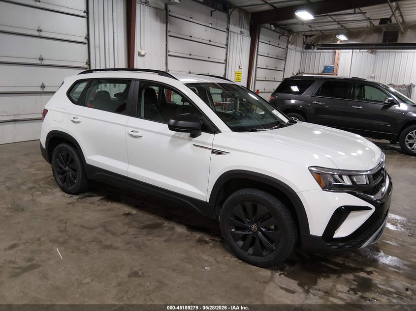 2022 Volkswagen Taos VIN 3VVAX7B25NM044931 IAAI salvage auction — HAIL, Salvage Title, sold $9,400 on 2026-08-11 (photo 1)
