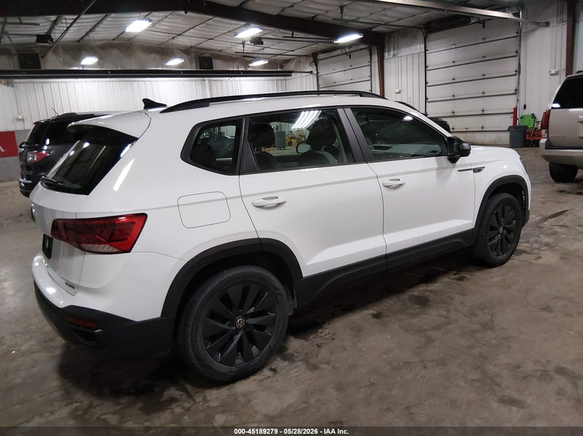 2022 Volkswagen Taos VIN 3VVAX7B25NM044931 IAAI salvage auction — HAIL, Salvage Title, sold $9,400 on 2026-08-11 (photo 4)