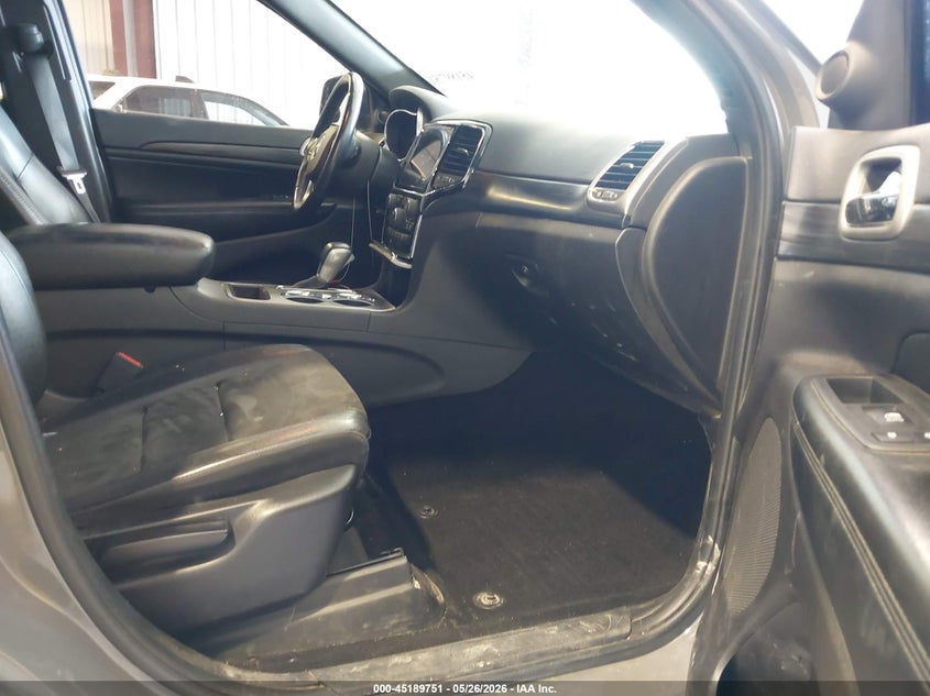 2019 Jeep Grand cherokee VIN 1C4RJFAG6KC818420 IAAI salvage auction — RIGHT FRONT, Salvage Title, sold $6,700 on 2026-08-27 (photo 5)
