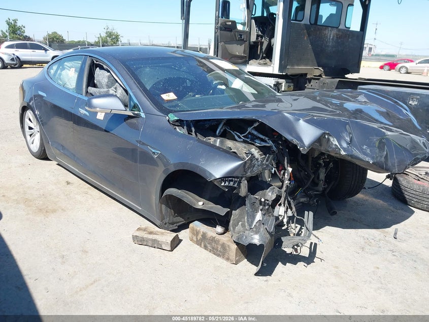 2017 Tesla Model s VIN 5YJSA1E14HF185812 IAAI salvage auction — FRONT END, Salvage (California), sold $1,400 on 2026-07-09 (photo 1)