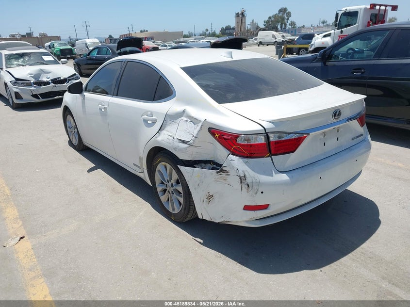 2015 Lexus VIN JTHBW1GG3F2083404 IAAI salvage auction — LEFT REAR, Salvage (California), sold $3,550 on 2026-07-08 (photo 3)