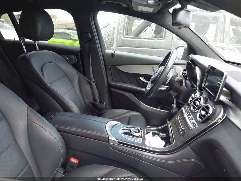 2019 Mercedes-benz Glc coupe VIN WDC0J4KBXKF666120 IAAI salvage auction — SIDE, Wait Title, sold $13,600 on 2026-08-08 (photo 5)