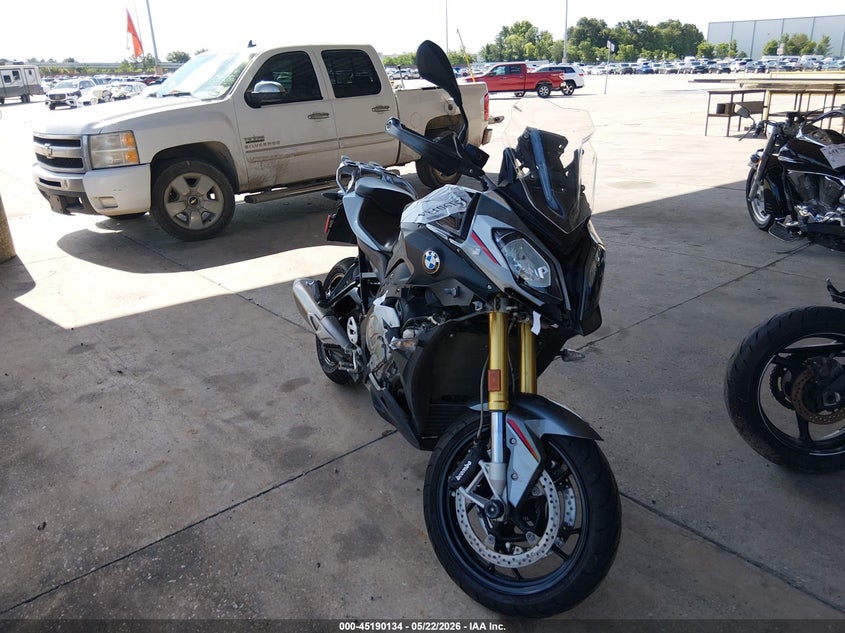 2016 BMW S 1000 VIN WB10D1307GZ463200 IAAI salvage auction — RIGHT SIDE, Original (Texas), sold $3,000 on 2026-07-07 (photo 1)
