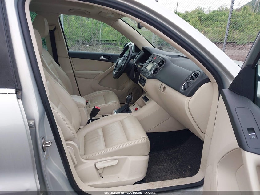 2011 Volkswagen Tiguan VIN WVGBV7AX8BW566353 IAAI salvage auction — NORMAL WEAR, Clear (Texas), sold $500 on 2026-07-14 (photo 5)