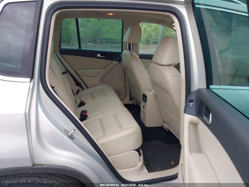 2011 Volkswagen Tiguan VIN WVGBV7AX8BW566353 IAAI salvage auction — NORMAL WEAR, Clear (Texas), sold $500 on 2026-07-14 (photo 8)