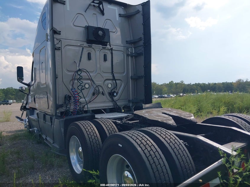 2020 Freightliner New cascadia 126 VIN 3AKJHHDR4LSKB5056 IAAI salvage auction — FRONT END, Salvage (Alabama), sold $10,500 on 2026-09-16 (photo 3)