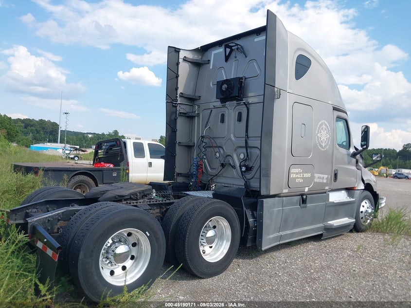 2020 Freightliner New cascadia 126 VIN 3AKJHHDR4LSKB5056 IAAI salvage auction — FRONT END, Salvage (Alabama), sold $10,500 on 2026-09-16 (photo 4)