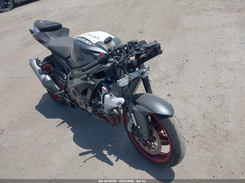 2026 Suzuki Gsx-r VIN JS1GN7FAXT7101075 IAAI salvage auction — LEFT FRONT, Salvage (California), sold $3,600 on 2026-07-15 (photo 1)