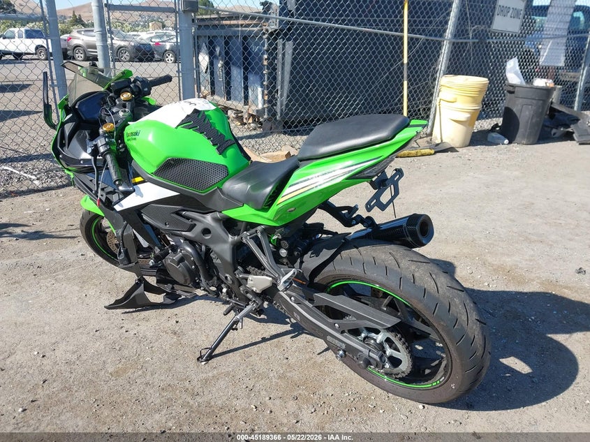 2025 Kawasaki Zx VIN ML5ZXCS14SDA37605 IAAI salvage auction — LEFT SIDE, Salvage (California), sold $1,200 on 2026-07-30 (photo 3)