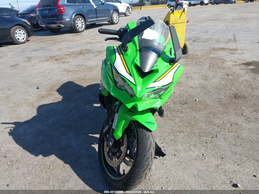 2025 Kawasaki Zx VIN ML5ZXCS14SDA37605 IAAI salvage auction — LEFT SIDE, Salvage (California), sold $1,200 on 2026-07-30 (photo 5)