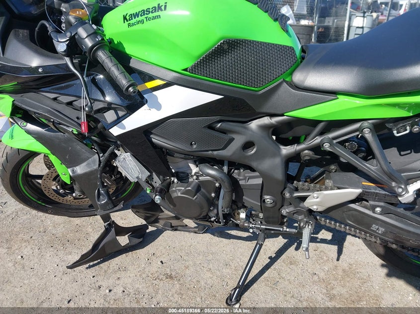 2025 Kawasaki Zx VIN ML5ZXCS14SDA37605 IAAI salvage auction — LEFT SIDE, Salvage (California), sold $1,200 on 2026-07-30 (photo 9)