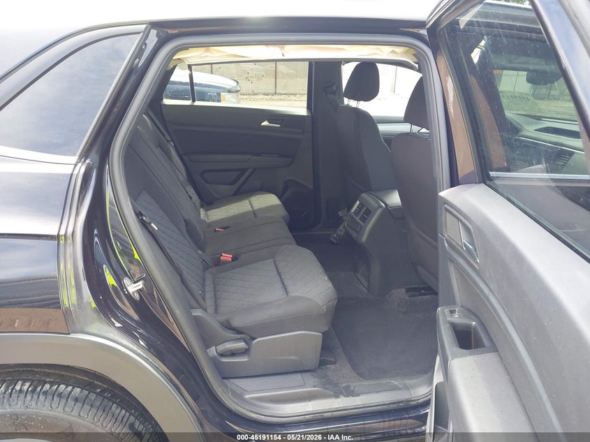 2020 Volkswagen Atlas cross sport VIN 1V2GC2CAXLC202285 IAAI salvage auction — SIDE, Salvage (Ohio), sold $7,700 on 2026-07-09 (photo 8)