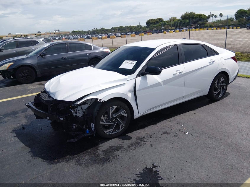 2025 Hyundai Elantra VIN KMHLM4DG4SU081799 IAAI salvage auction — RIGHT FRONT, Salvage Title, sold $5,650 on 2026-07-16 (photo 2)