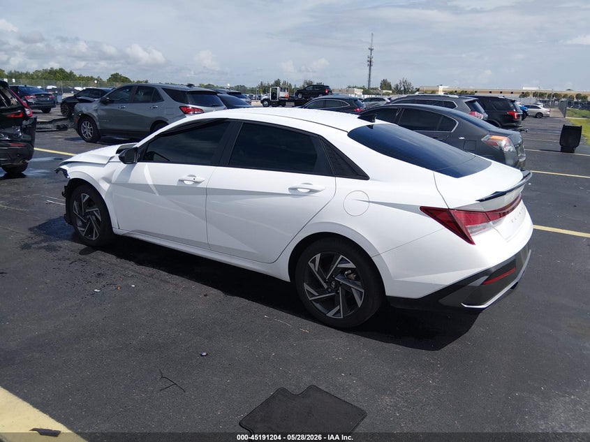 2025 Hyundai Elantra VIN KMHLM4DG4SU081799 IAAI salvage auction — RIGHT FRONT, Salvage Title, sold $5,650 on 2026-07-16 (photo 3)