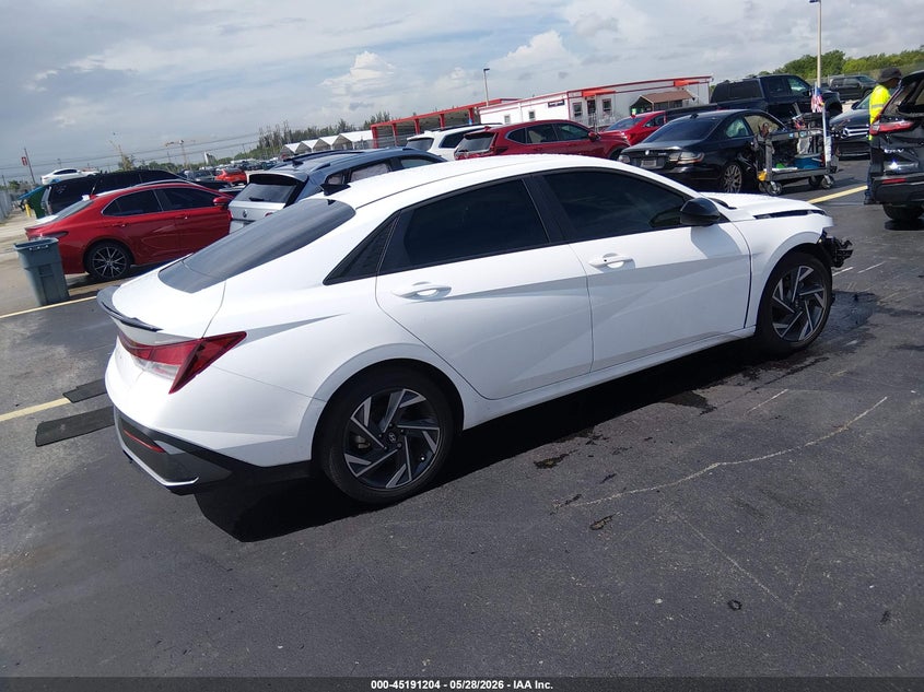 2025 Hyundai Elantra VIN KMHLM4DG4SU081799 IAAI salvage auction — RIGHT FRONT, Salvage Title, sold $5,650 on 2026-07-16 (photo 4)