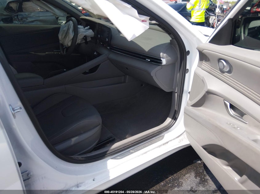 2025 Hyundai Elantra VIN KMHLM4DG4SU081799 IAAI salvage auction — RIGHT FRONT, Salvage Title, sold $5,650 on 2026-07-16 (photo 5)