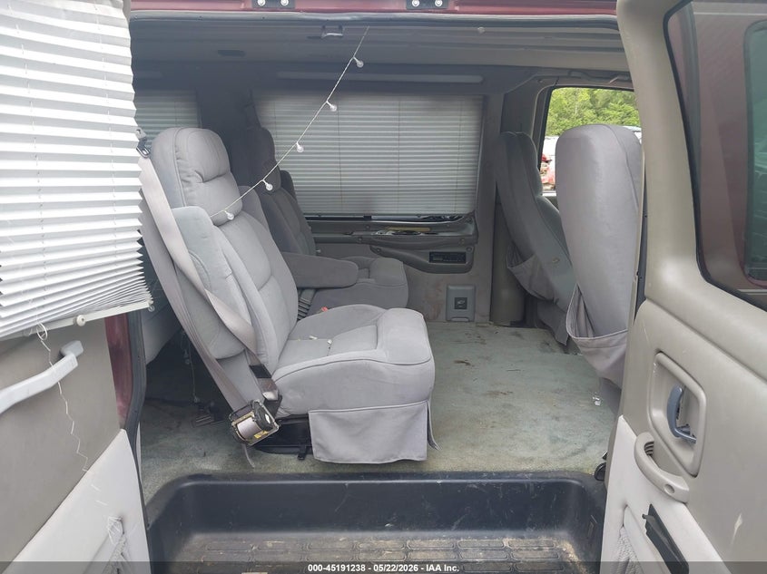 1999 Chevrolet Express 2500 VIN 1GBFG15R4X1036916 IAAI salvage auction — RIGHT FRONT, Salvage (Ohio), sold $350 on 2026-07-31 (photo 8)