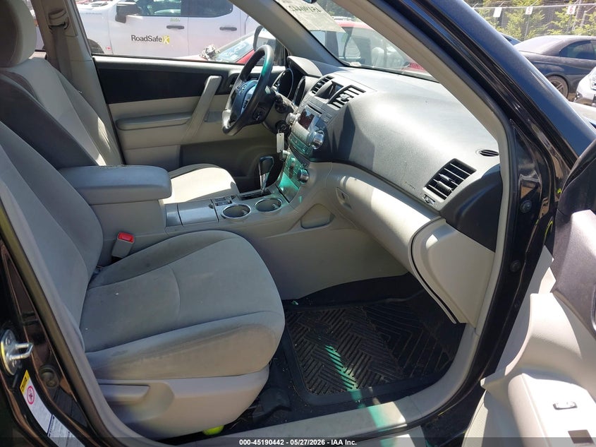 2011 Toyota Highlander VIN 5TDBK3EH2BS063734 IAAI salvage auction — RIGHT SIDE, Bill Of Sale (Washington), sold $1,050 on 2026-07-22 (photo 5)