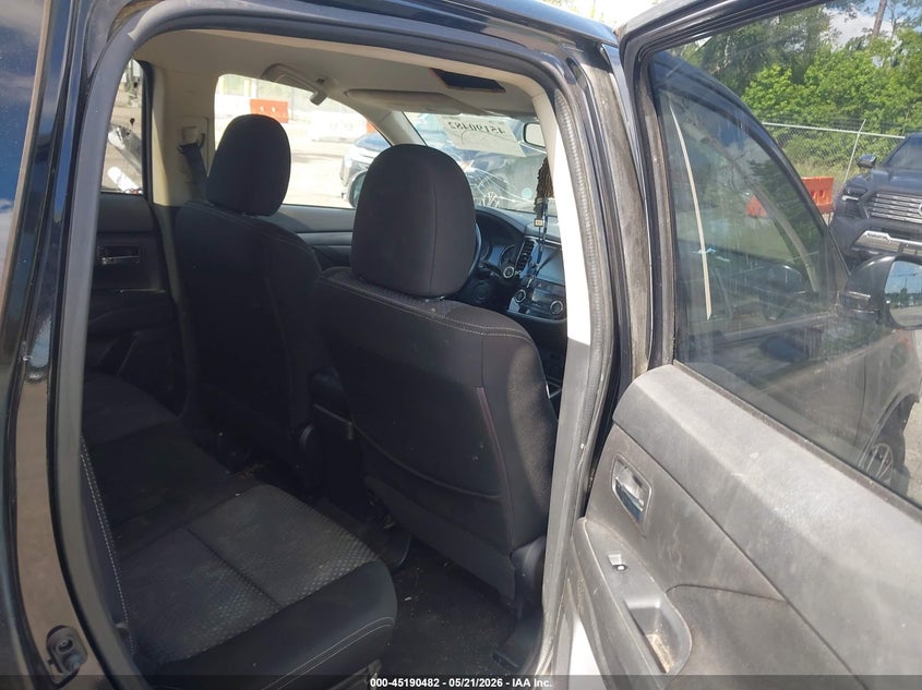 2017 Mitsubishi Outlander VIN JA4AD3A38HZ007282 IAAI salvage auction — NORMAL WEAR, Salvage (Texas), sold $350 on 2026-07-28 (photo 8)