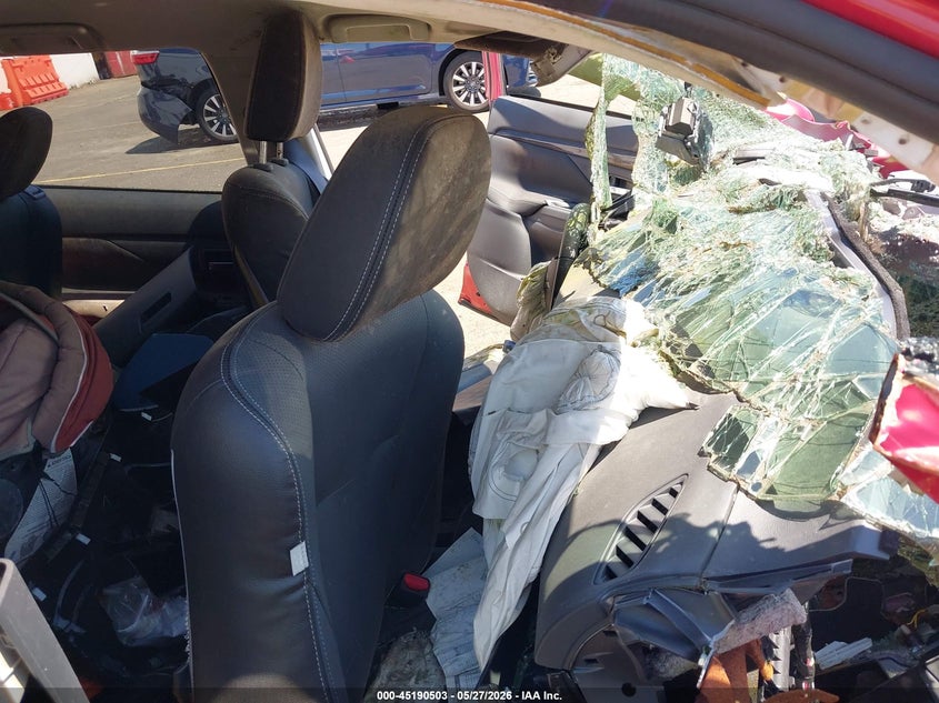 2016 Mitsubishi Outlander VIN JA4AZ3A32GZ038933 IAAI salvage auction — BIO HAZARD, Salvage (Oregon), sold $25 on 2026-07-30 (photo 5)