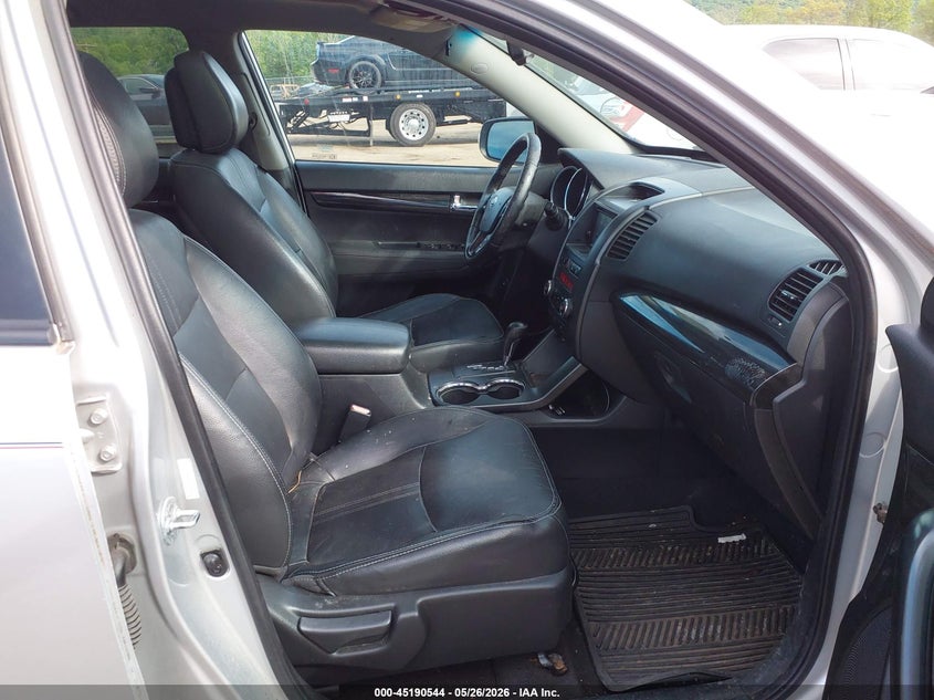 2011 Kia Sorento VIN 5XYKUDA24BG155555 IAAI salvage auction — NORMAL WEAR, Clear (Montana), sold $675 on 2026-07-30 (photo 5)